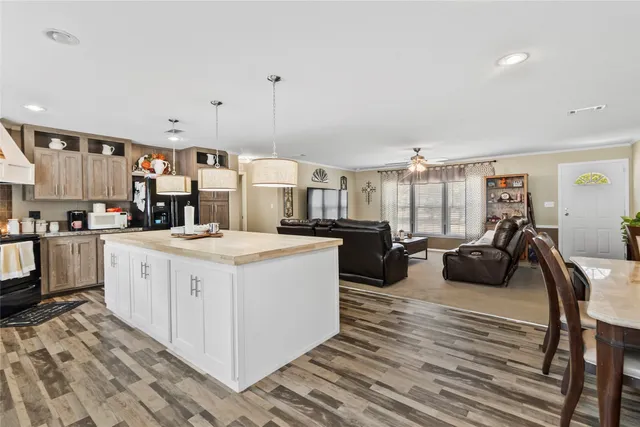 $316,000 | 77 Twin Creek Drive, Huntsville, TX 77320