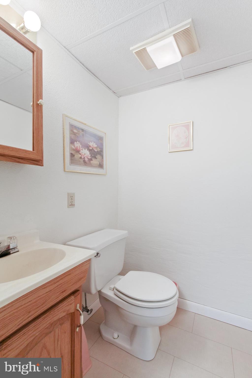 3380 Kingston Road York, PA 17402 - Photo 25 of 34 Downstairs Half Bath