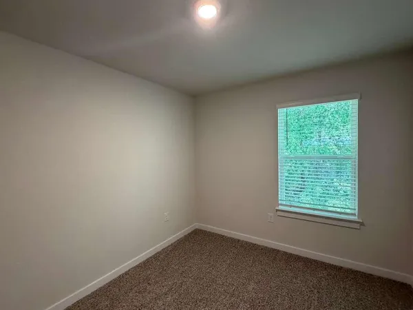 $2,100 | 47 South Main Deck Drive, Freeport, FL 32439