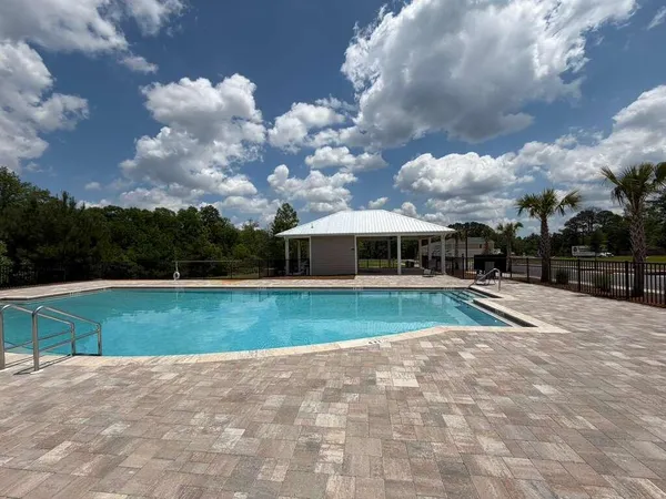 $2,100 | 47 South Main Deck Drive, Freeport, FL 32439