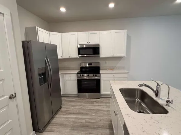 $2,100 | 47 South Main Deck Drive, Freeport, FL 32439