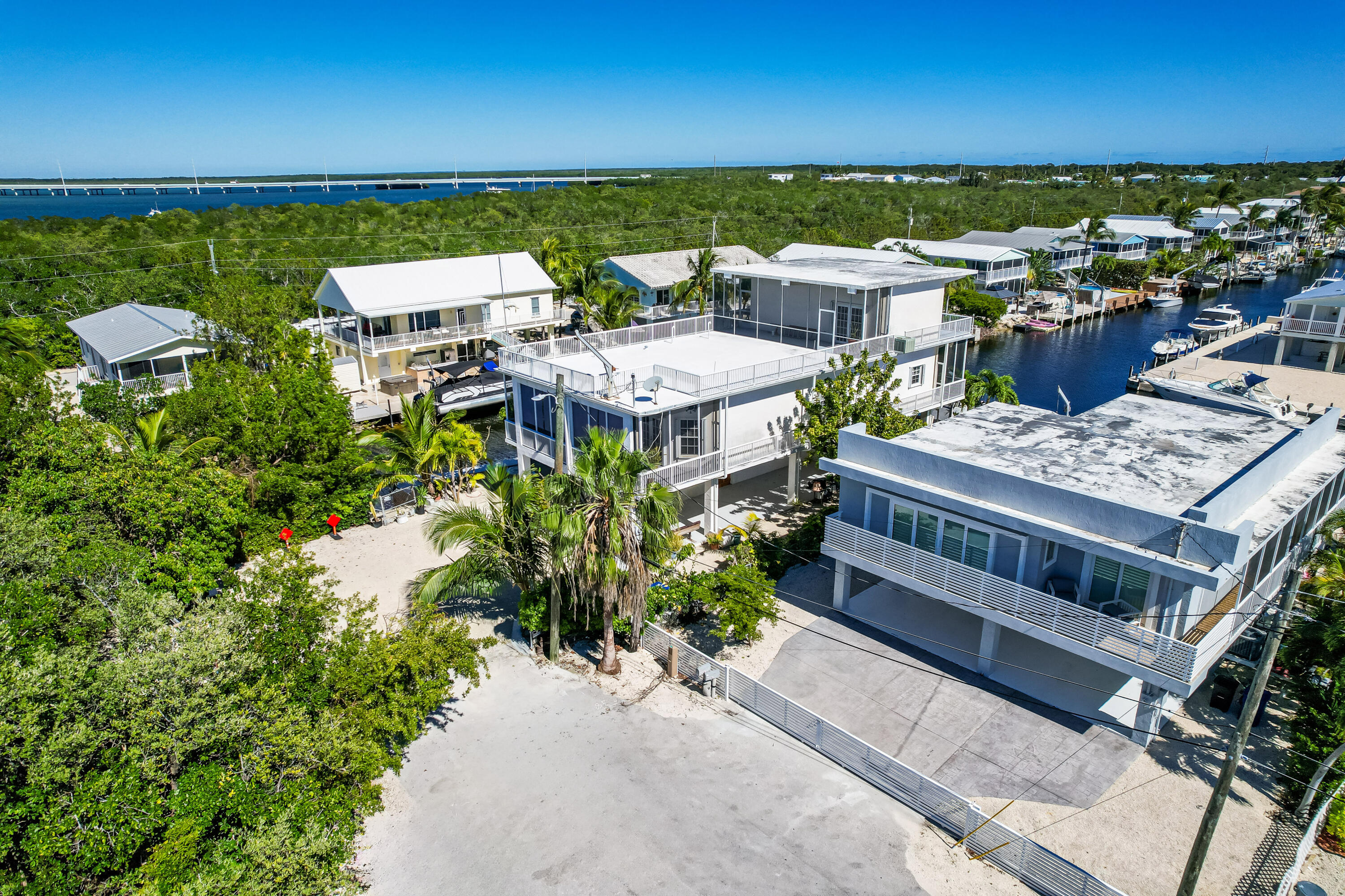 187 Grassy Road Key Largo, FL 33037 - Photo 9 of 66 187GrassyRd-4