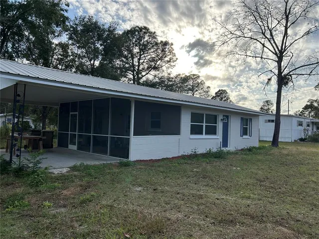 $1,500 | 21828 Virginia Drive, Astor, FL 32102