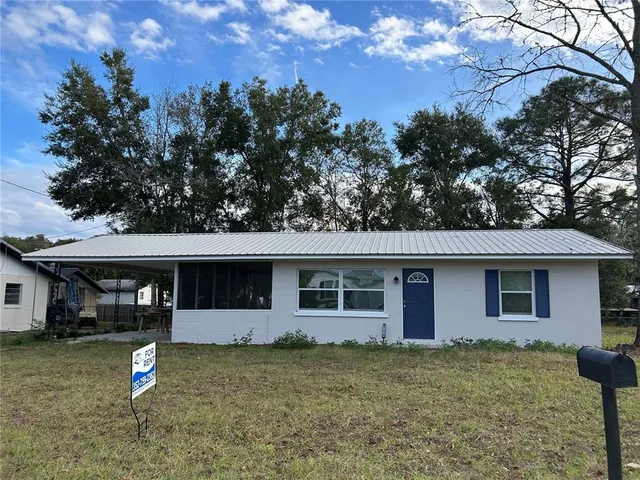 $1,500 | 21828 Virginia Drive, Astor, FL 32102