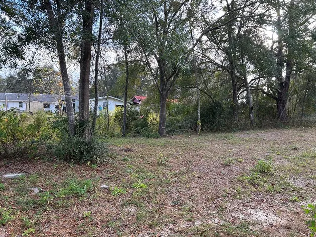 $1,500 | 21828 Virginia Drive, Astor, FL 32102