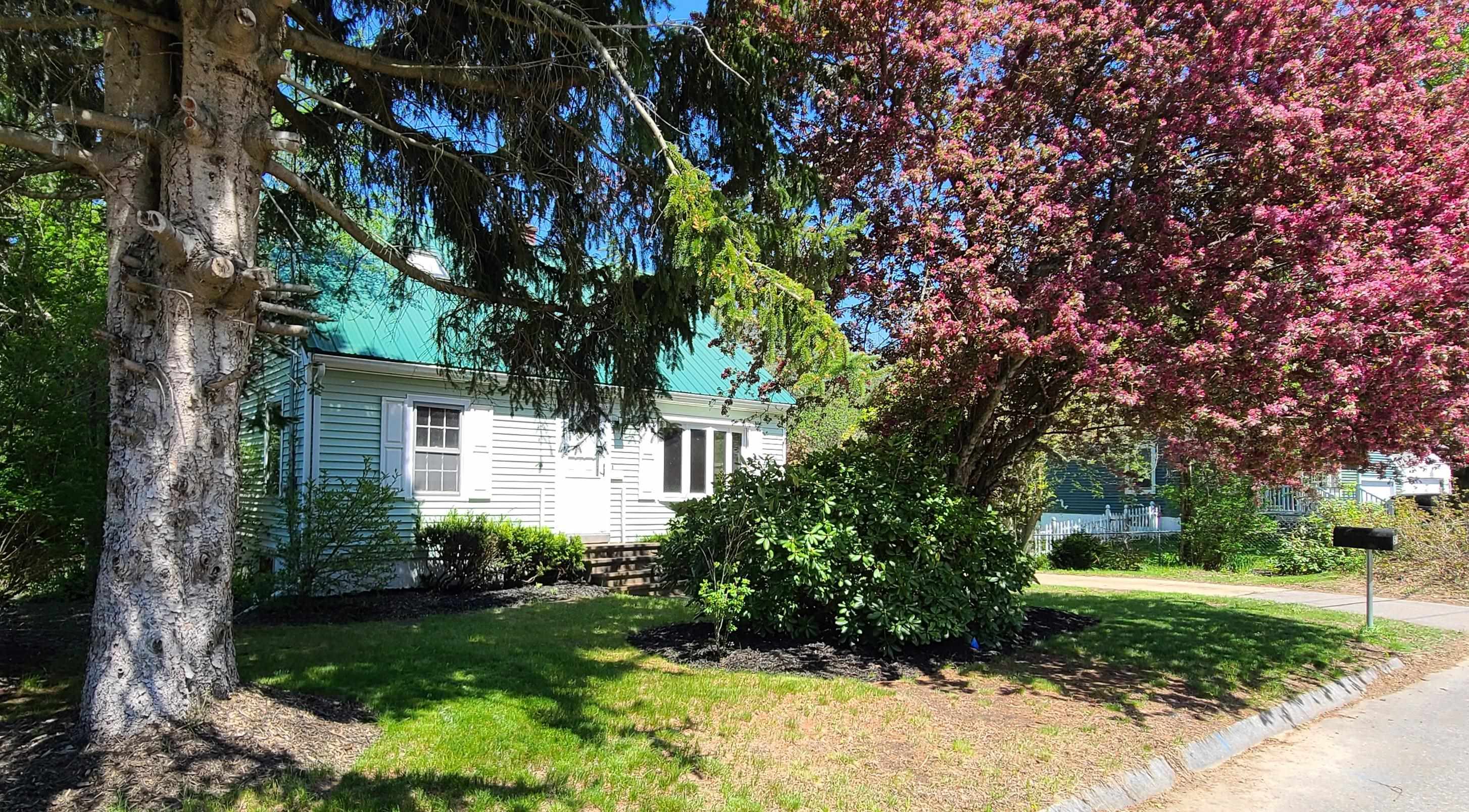 51 Applevale Drive Dover, NH 03820 - Photo 2 of 27