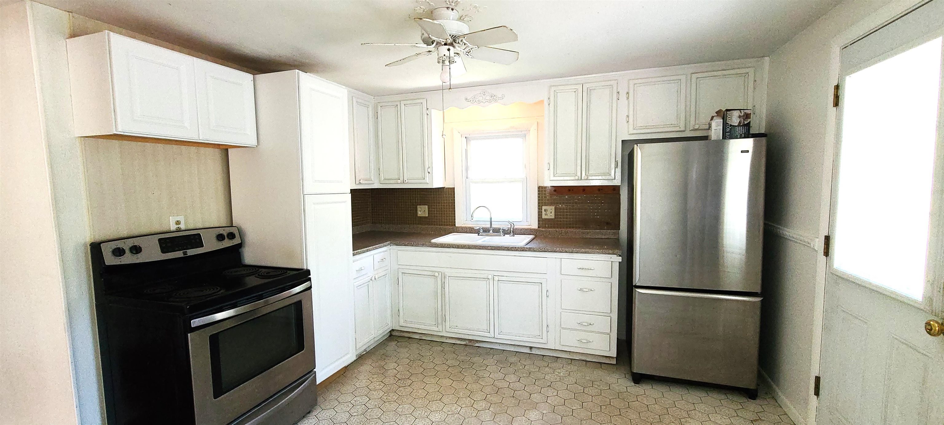 51 Applevale Drive Dover, NH 03820 - Photo 4 of 27