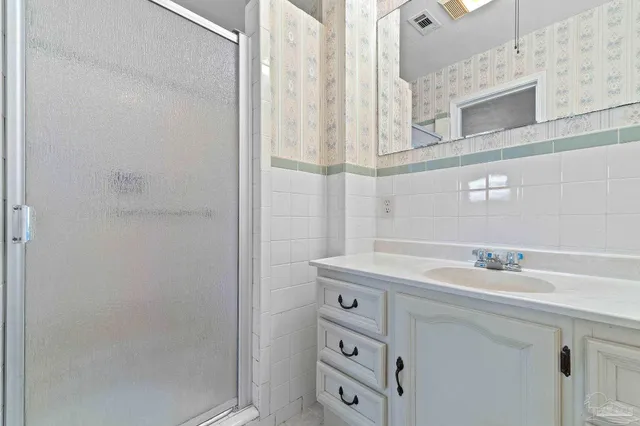 a view of an entryway with a door