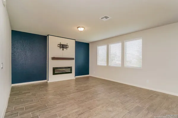 $1,800 | 251 Antler Bend, San Antonio, TX 78253