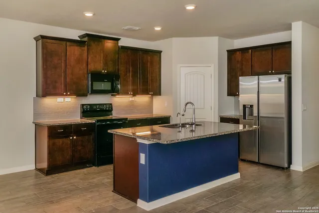 $1,800 | 251 Antler Bend, San Antonio, TX 78253