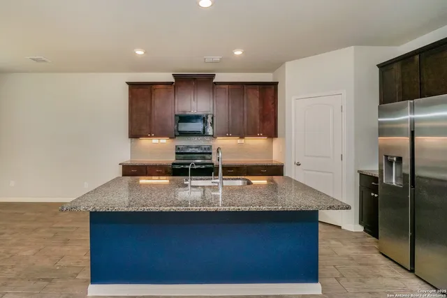 $1,800 | 251 Antler Bend, San Antonio, TX 78253