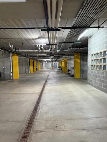 $2,300 | 275 East Railroad Avenue, Unit 301, Bartlett, IL 60103