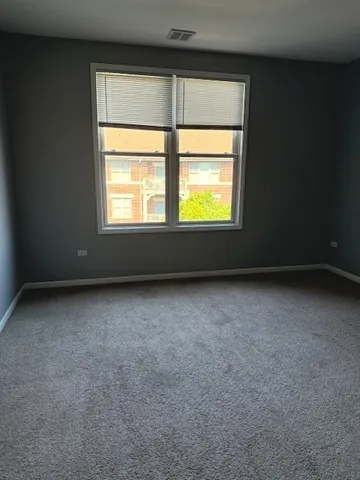 $2,300 | 275 East Railroad Avenue, Unit 301, Bartlett, IL 60103