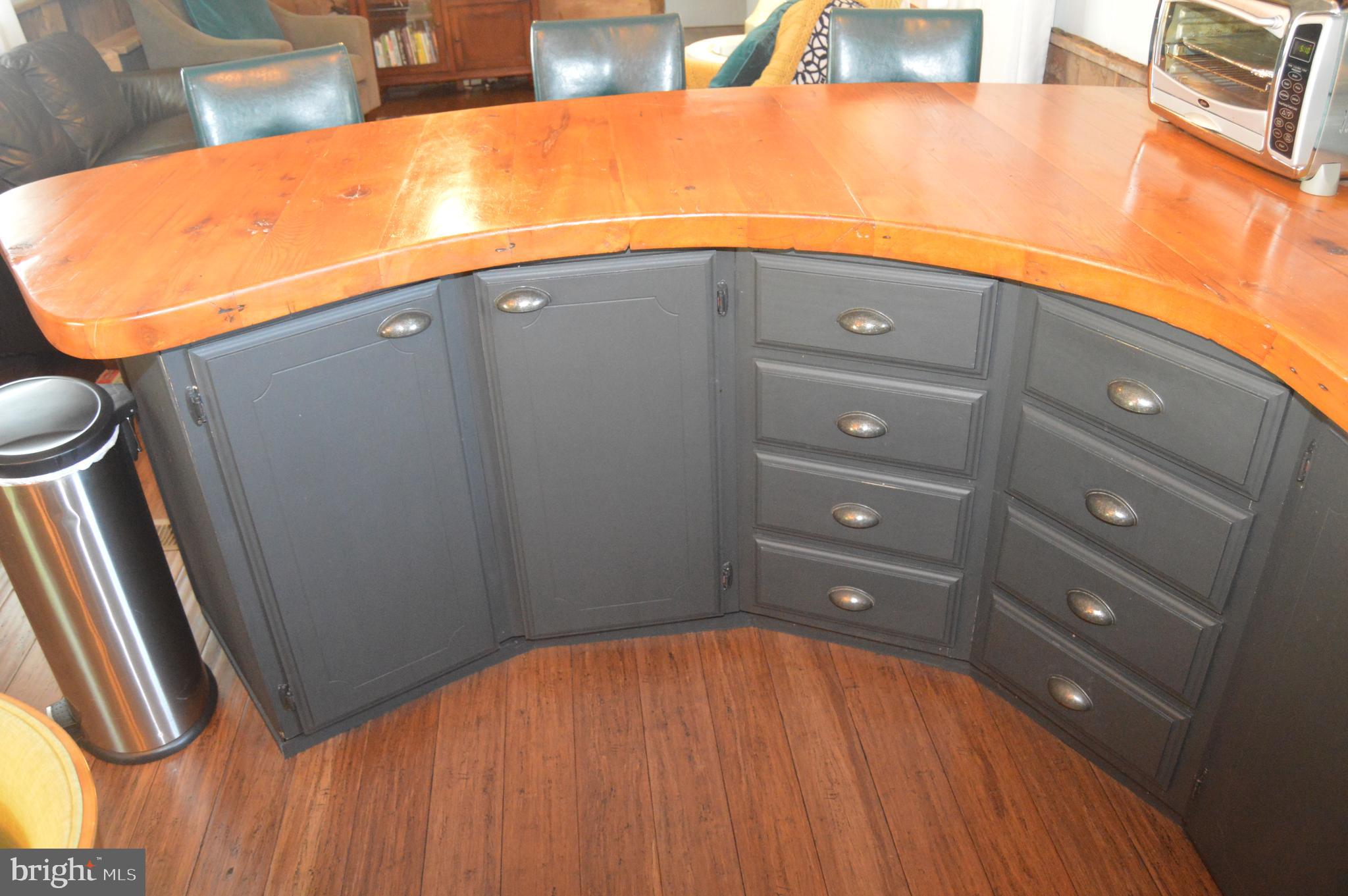 25 Bordic Road Reading, PA 19606 - Photo 15 of 40 Custom cabinet layout