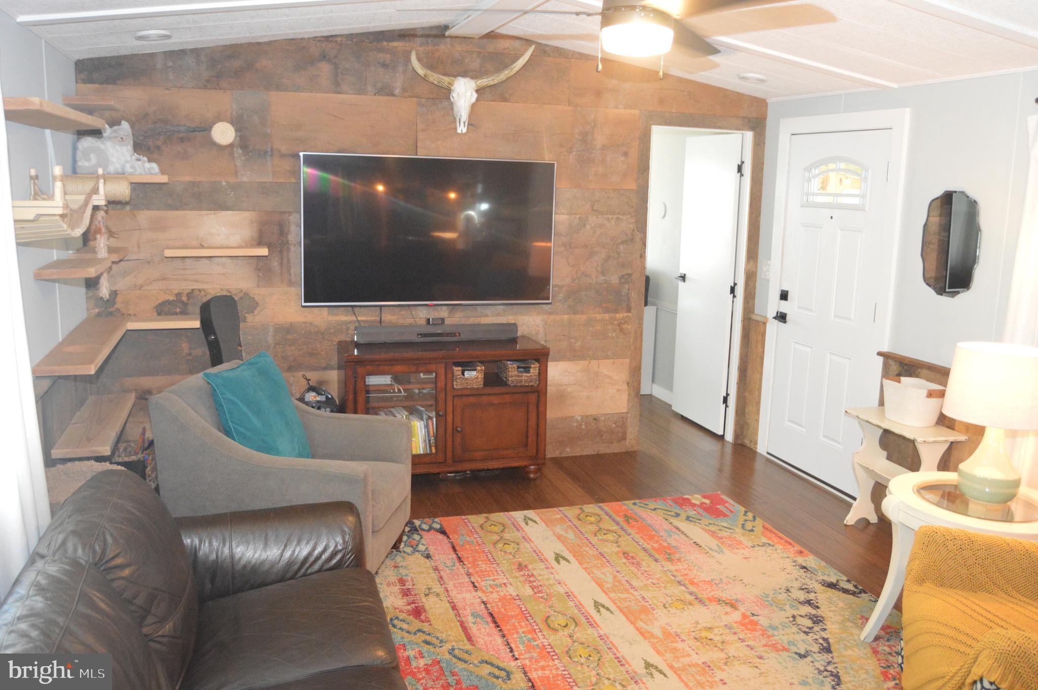 25 Bordic Road Reading, PA 19606 - Photo 3 of 40 Living Room