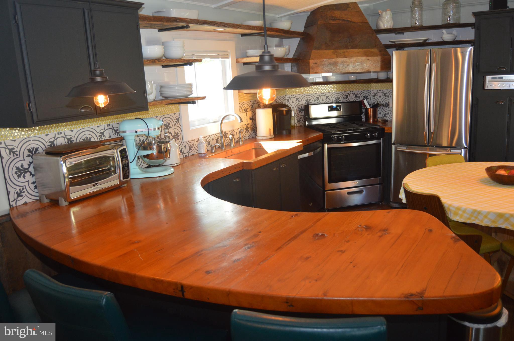 25 Bordic Road Reading, PA 19606 - Photo 10 of 40 Gorgeous hand-crafted countertop
