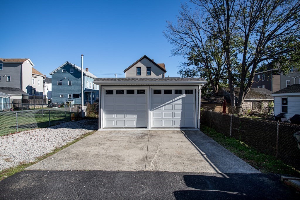 170 Foster Street Fall River, MA 02721 - Photo 3 of 34 Gallery Image 3