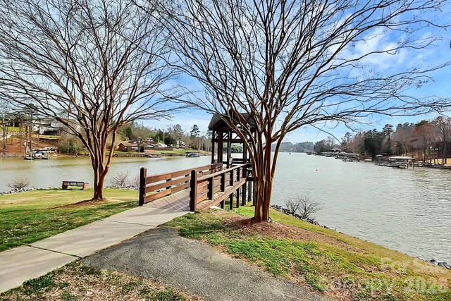 $475,000 | 718 Deerbrook Lane, Tega Cay, SC 29708