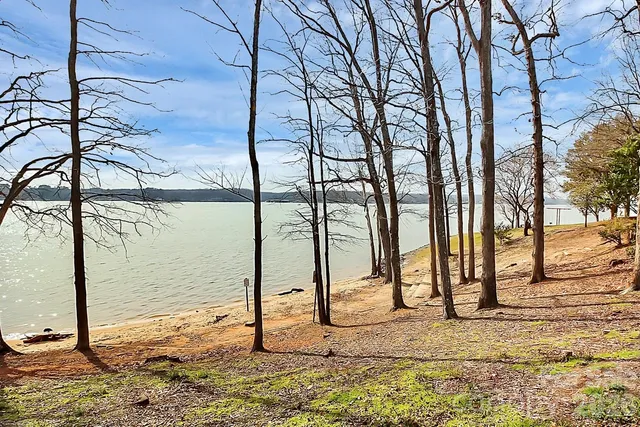 $475,000 | 718 Deerbrook Lane, Tega Cay, SC 29708