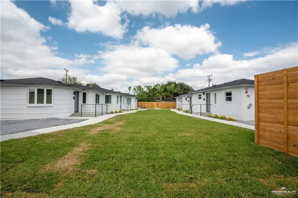 $850 | 802 Redwood Avenue, Unit 1, McAllen, TX 78501