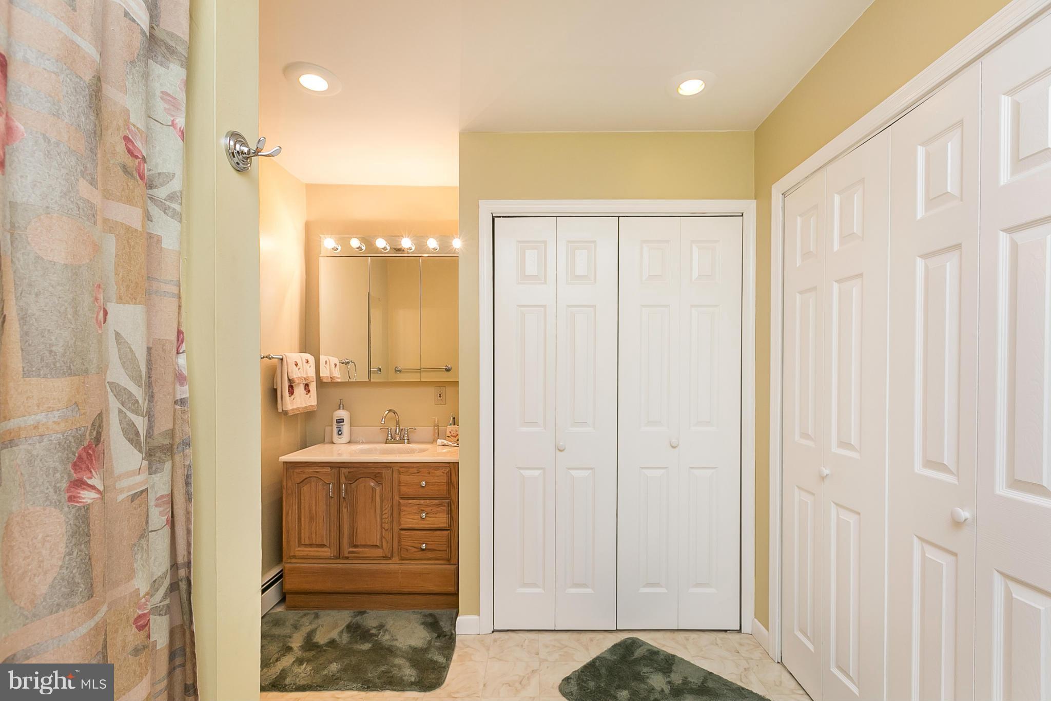 1614 Middleborough Road Baltimore, MD 21221 - Photo 11 of 26 Bath
