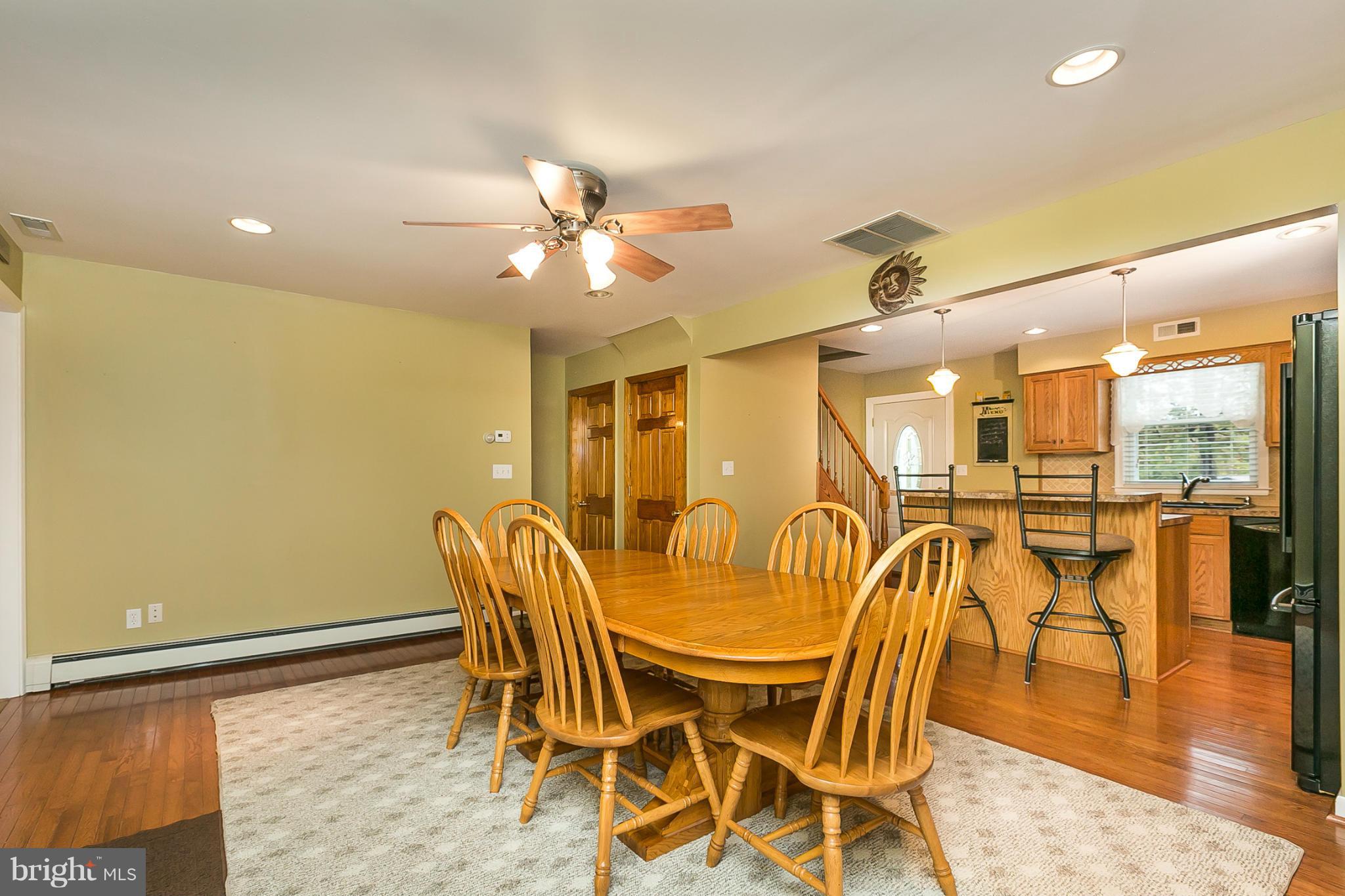 1614 Middleborough Road Baltimore, MD 21221 - Photo 8 of 26 Dining Room