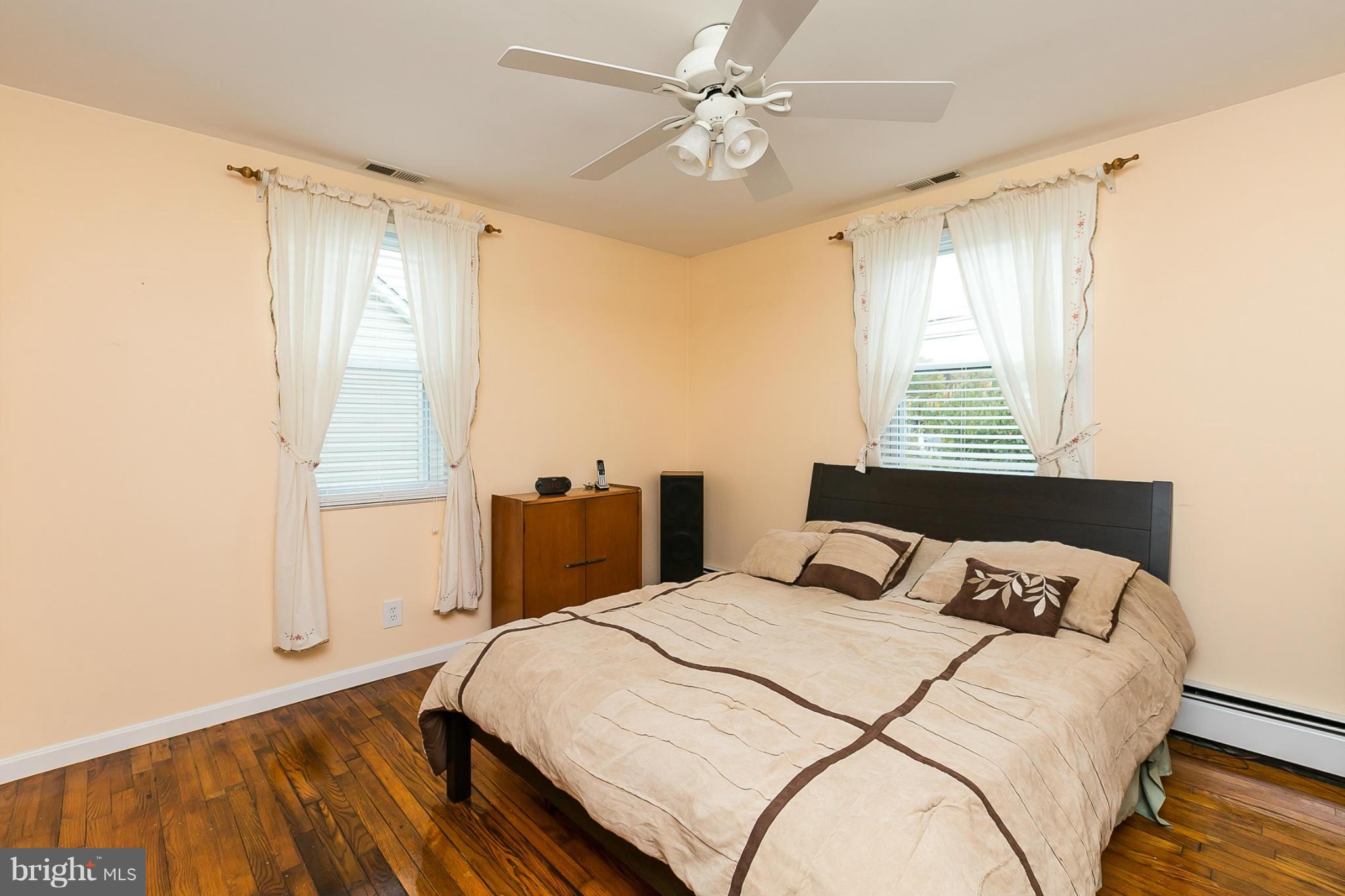 1614 Middleborough Road Baltimore, MD 21221 - Photo 9 of 26 Bedroom (Master)