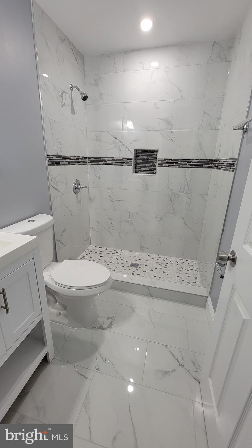 7025 Deerfield Road Baltimore, MD 21208 - Photo 3 of 5 Gallery Image 3