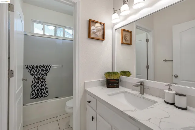 a close view of sink and tap