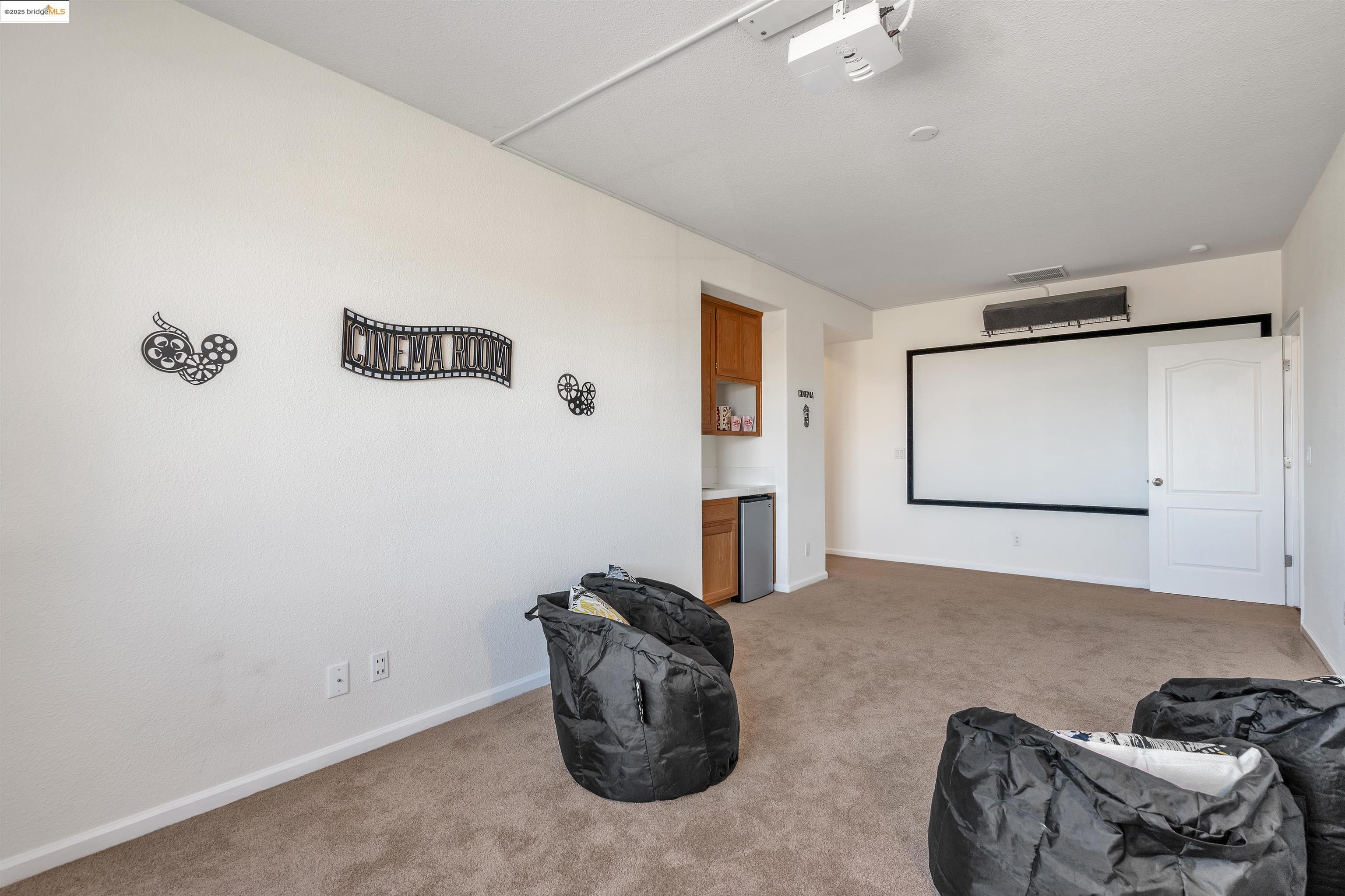 166 Rangewood Drive Pittsburg, CA 94565 - Photo 32 of 42 a living room with furniture
