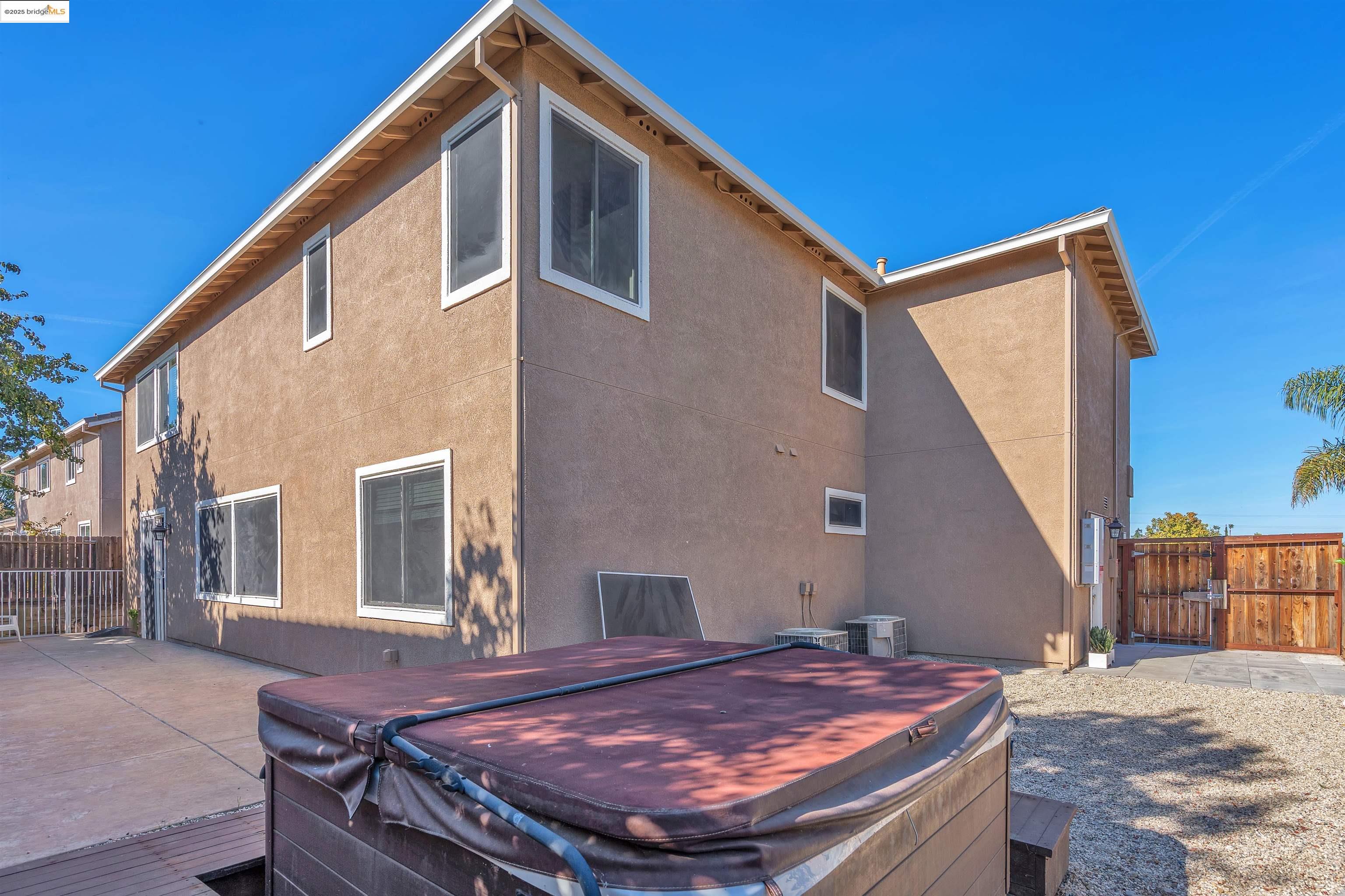 166 Rangewood Drive Pittsburg, CA 94565 - Photo 39 of 42 a view of a backyard with a patio