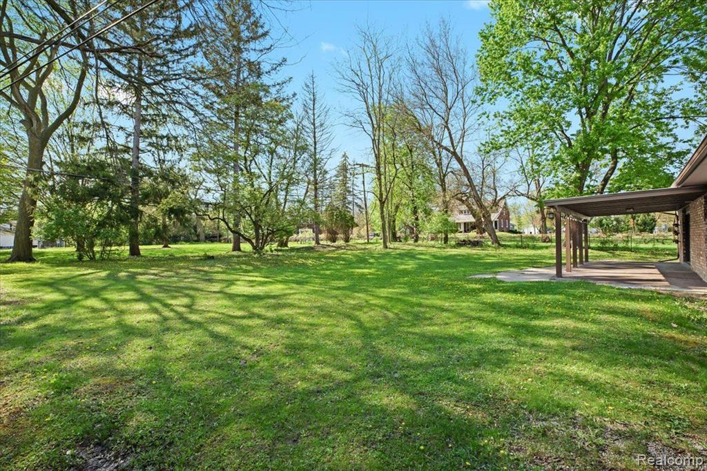 20937 Halsted Road Farmington Hills, MI 48167 - Photo 31 of 33