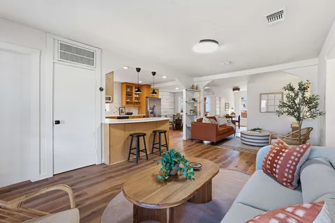 $900,000 | 5509 Avenue F, Austin, TX 78751