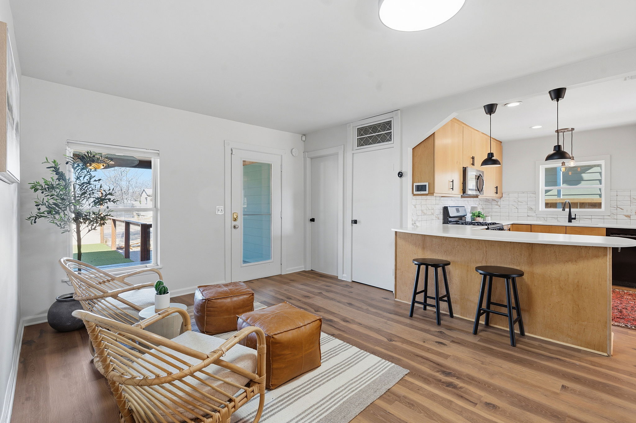 5509 Avenue F Austin, TX 78751 - Photo 12 of 40 The single-story layout flows easily, with an open living area designed for multiple gathering zones.