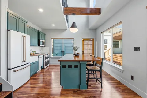 $900,000 | 5509 Avenue F, Austin, TX 78751