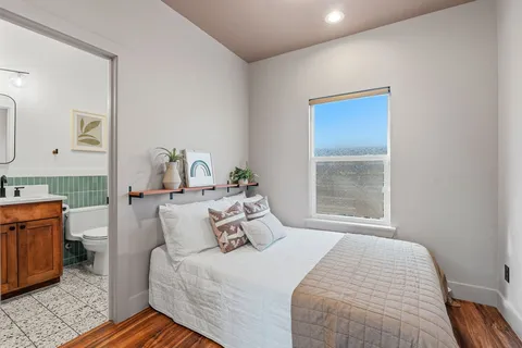 $900,000 | 5509 Avenue F, Austin, TX 78751