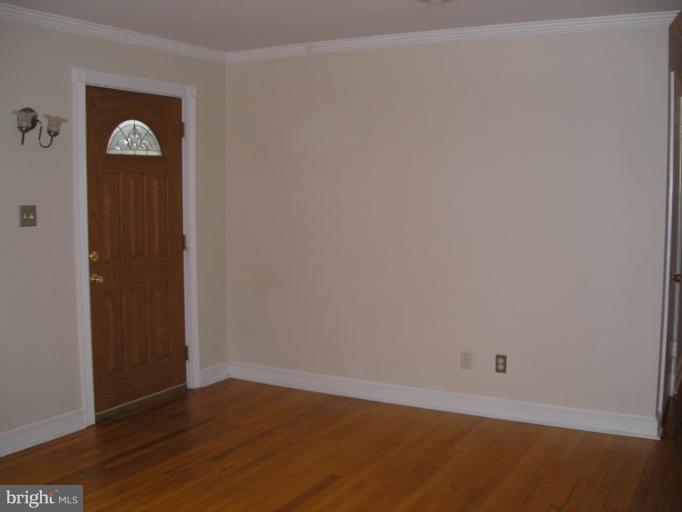 7110 Highland Street Springfield, VA 22150 - Photo 1 of 28 Living Room