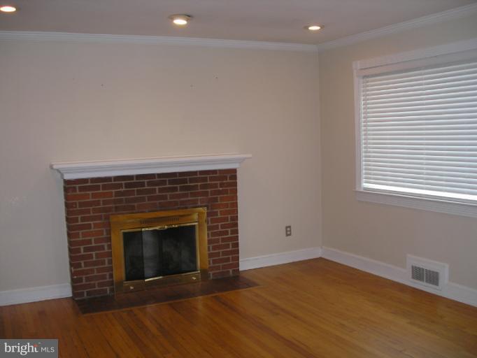 7110 Highland Street Springfield, VA 22150 - Photo 2 of 28 Interior (General)