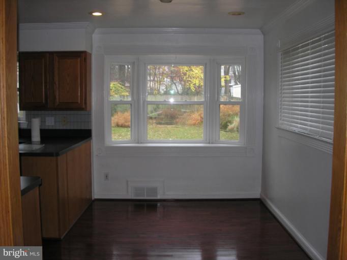 7110 Highland Street Springfield, VA 22150 - Photo 3 of 28 Interior (General)
