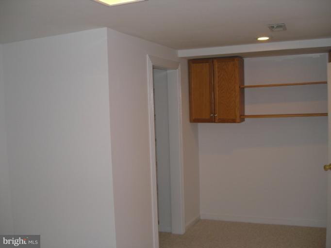 7110 Highland Street Springfield, VA 22150 - Photo 4 of 28 Interior (General)