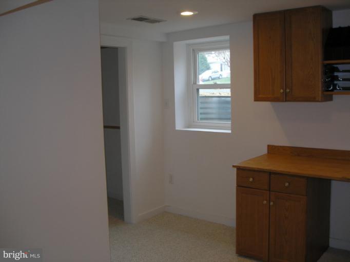 7110 Highland Street Springfield, VA 22150 - Photo 6 of 28 Interior (General)