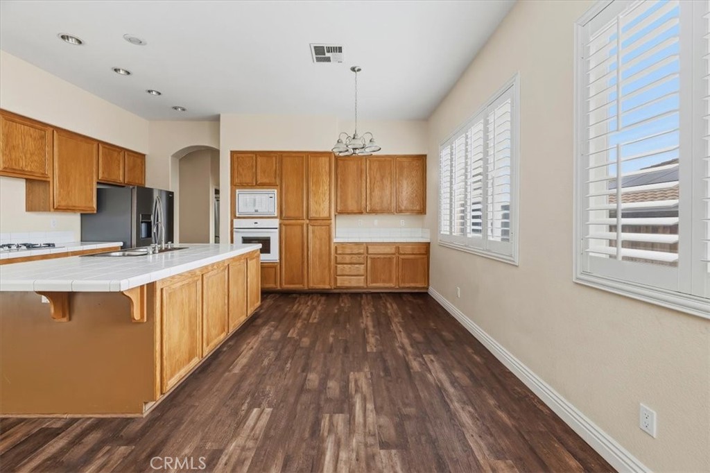 42748 Mountain Shadow Road Murrieta, CA 92562 - Photo 11 of 37