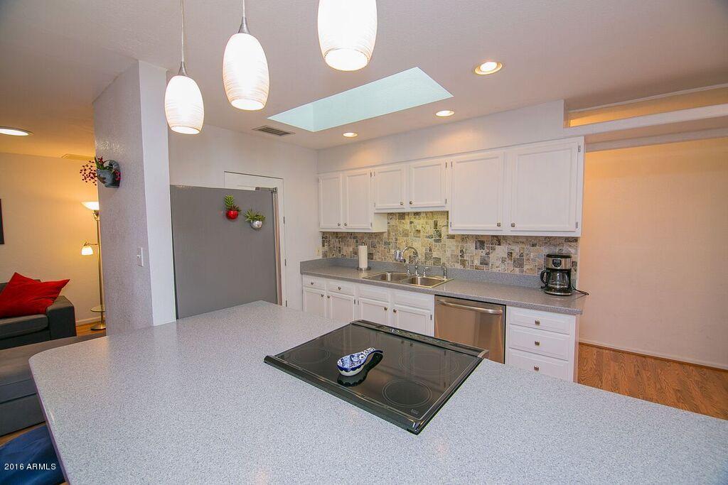 1308 West Lawrence Road Phoenix, AZ 85013 - Photo 12 of 42 27