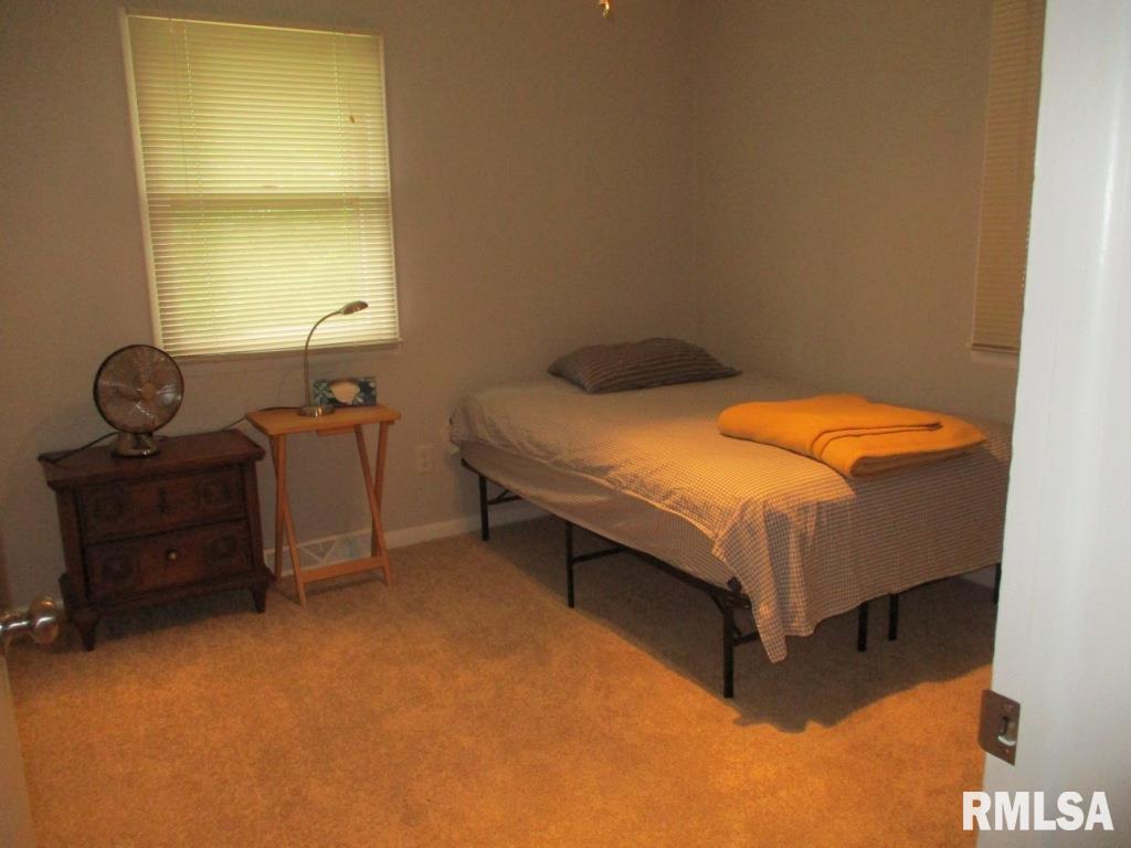 9215 Ridgewood Road Rock Island, IL 61201 - Photo 16 of 39 Gallery Image 16
