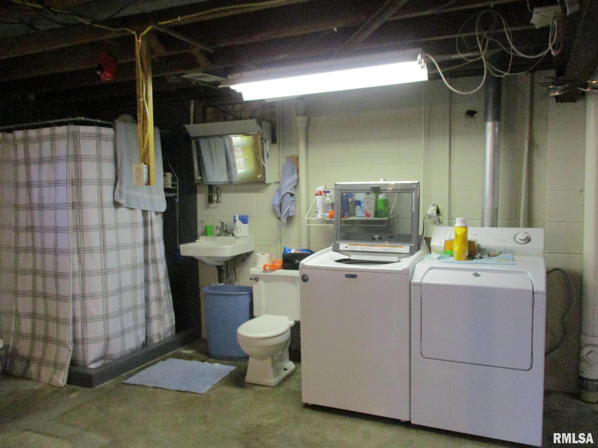 9215 Ridgewood Road Rock Island, IL 61201 - Photo 24 of 39 Gallery Image 24
