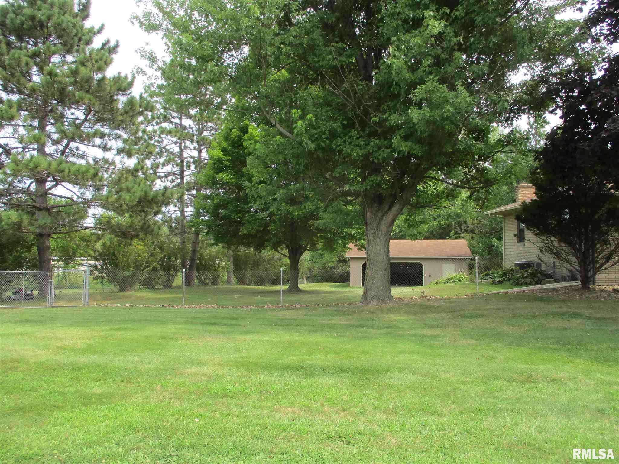 9215 Ridgewood Road Rock Island, IL 61201 - Photo 33 of 39 Gallery Image 33