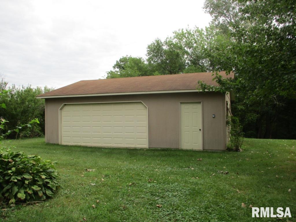 9215 Ridgewood Road Rock Island, IL 61201 - Photo 34 of 39 Gallery Image 34