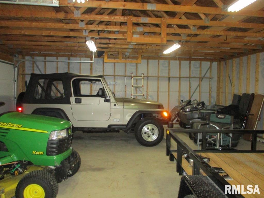 9215 Ridgewood Road Rock Island, IL 61201 - Photo 36 of 39 Gallery Image 36