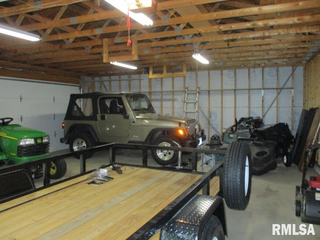 9215 Ridgewood Road Rock Island, IL 61201 - Photo 37 of 39 Gallery Image 37