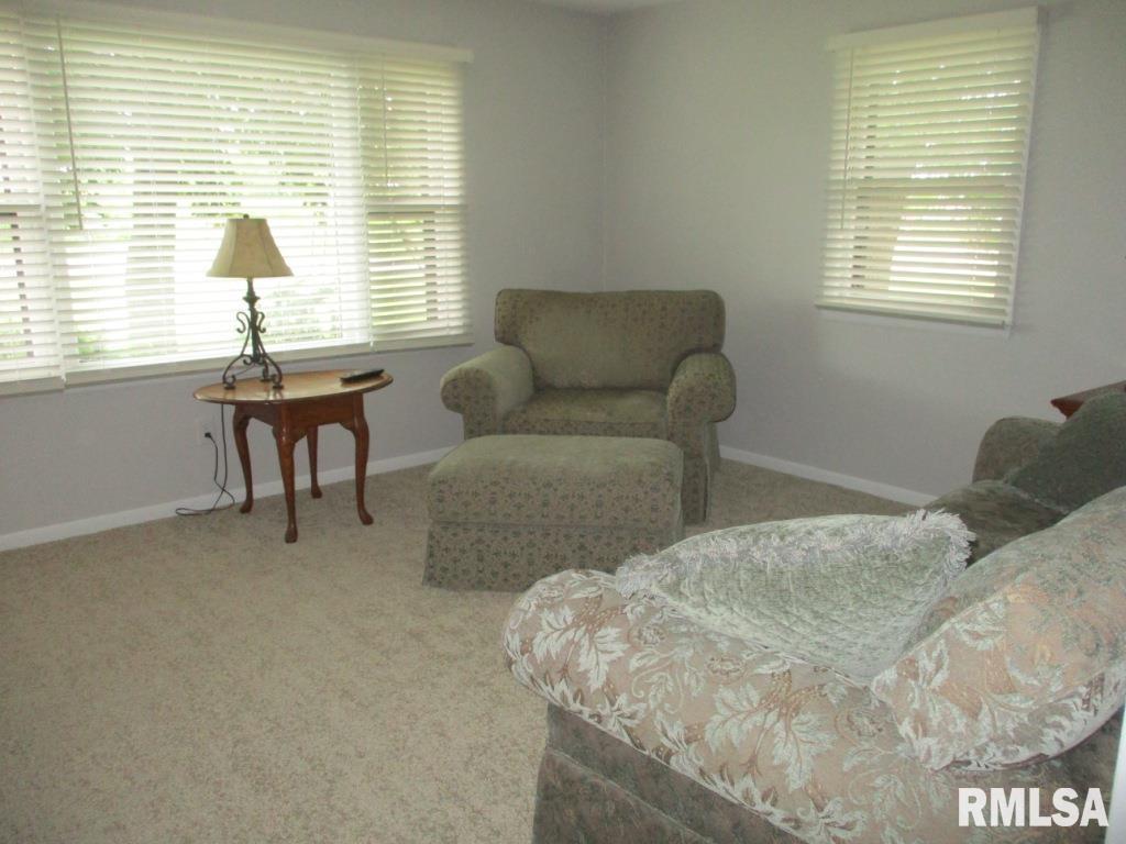 9215 Ridgewood Road Rock Island, IL 61201 - Photo 4 of 39 Gallery Image 4